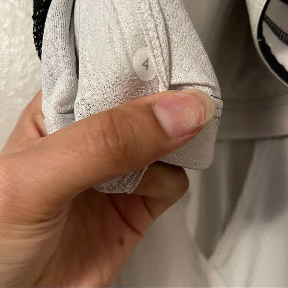 LULULEMON No Limits Tank White/Black - Picture 5 of 5